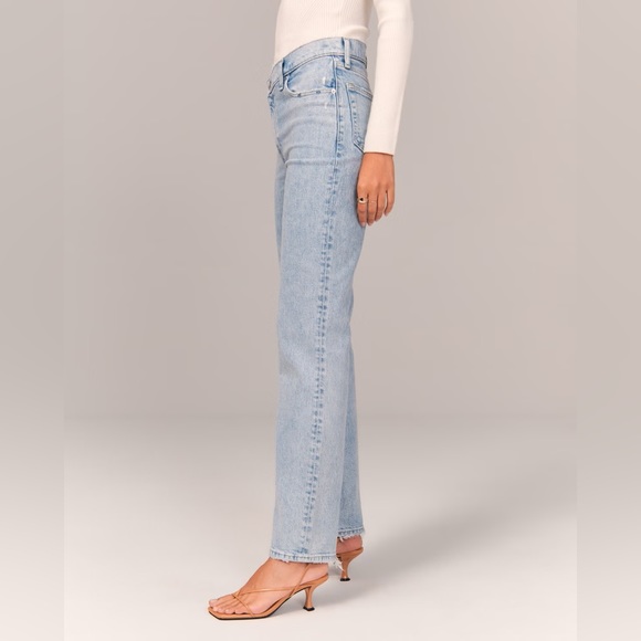 Abercrombie Ultra High Rise 90s Straight Jean - Picture 4 of 9